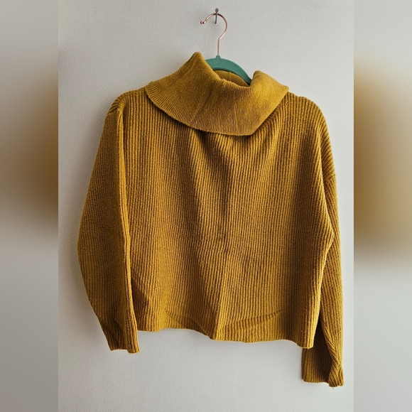 Knit pullover turtleneck sweater, mustard yellow, retro, large, comfy - Picture 2 of 6